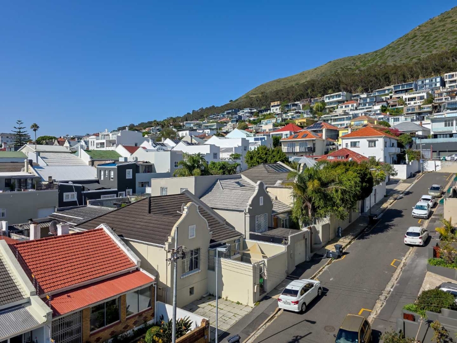 To Let 2 Bedroom Property for Rent in Green Point Western Cape